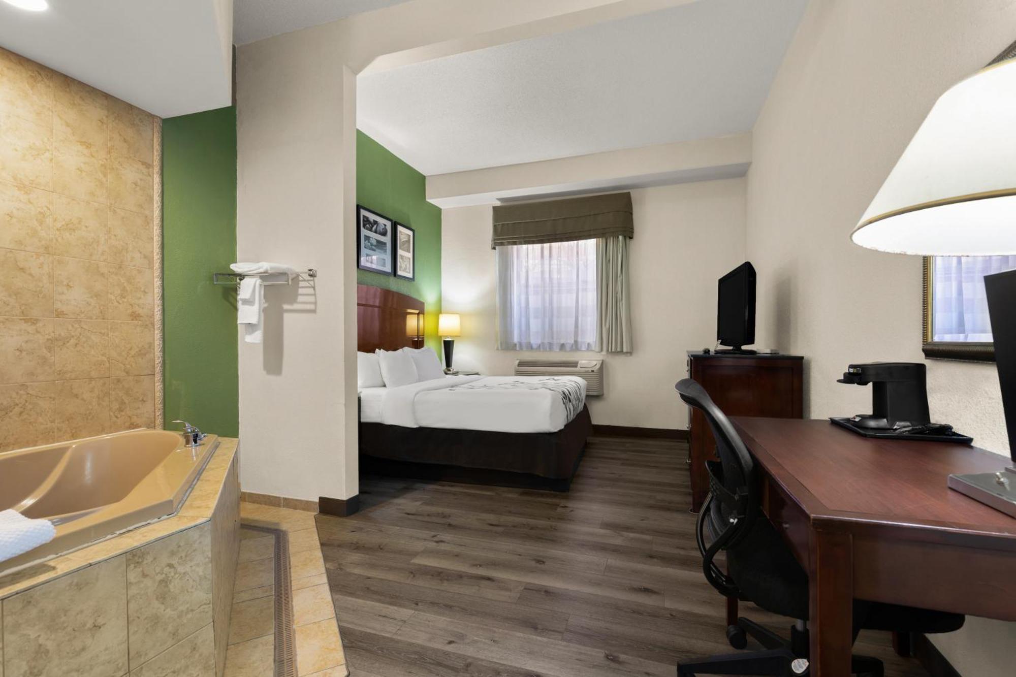 Sleep Inn & Suites Near Joint Base Andrews-Washington Area Morningside Bagian luar foto