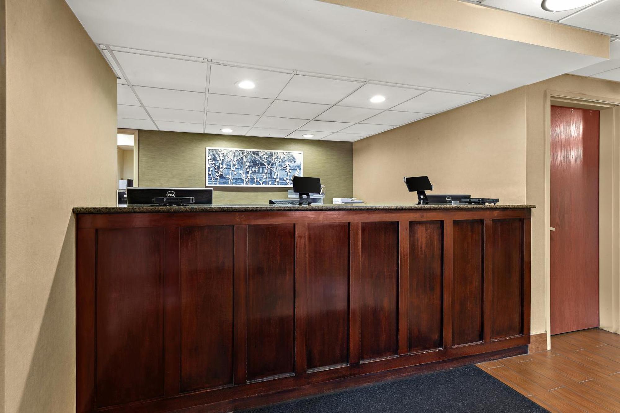 Sleep Inn & Suites Near Joint Base Andrews-Washington Area Morningside Bagian luar foto