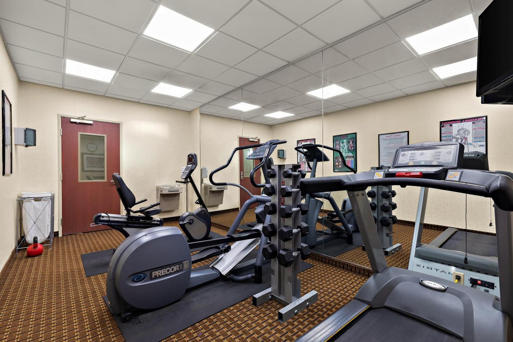 Sleep Inn & Suites Near Joint Base Andrews-Washington Area Morningside Bagian luar foto