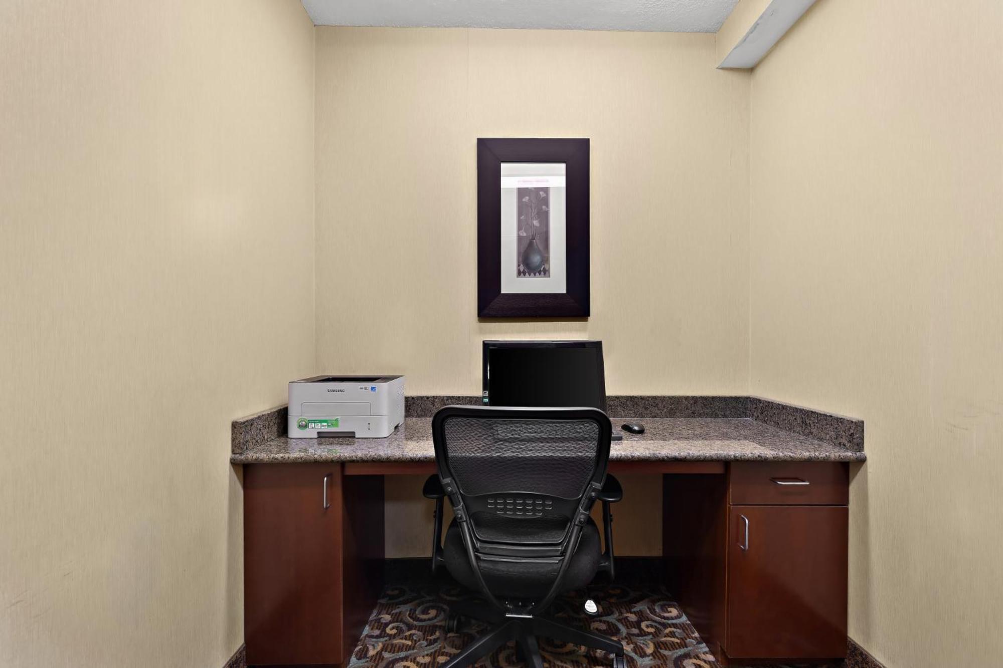 Sleep Inn & Suites Near Joint Base Andrews-Washington Area Morningside Bagian luar foto