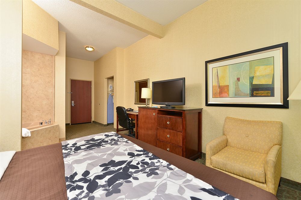 Sleep Inn & Suites Near Joint Base Andrews-Washington Area Morningside Bagian luar foto