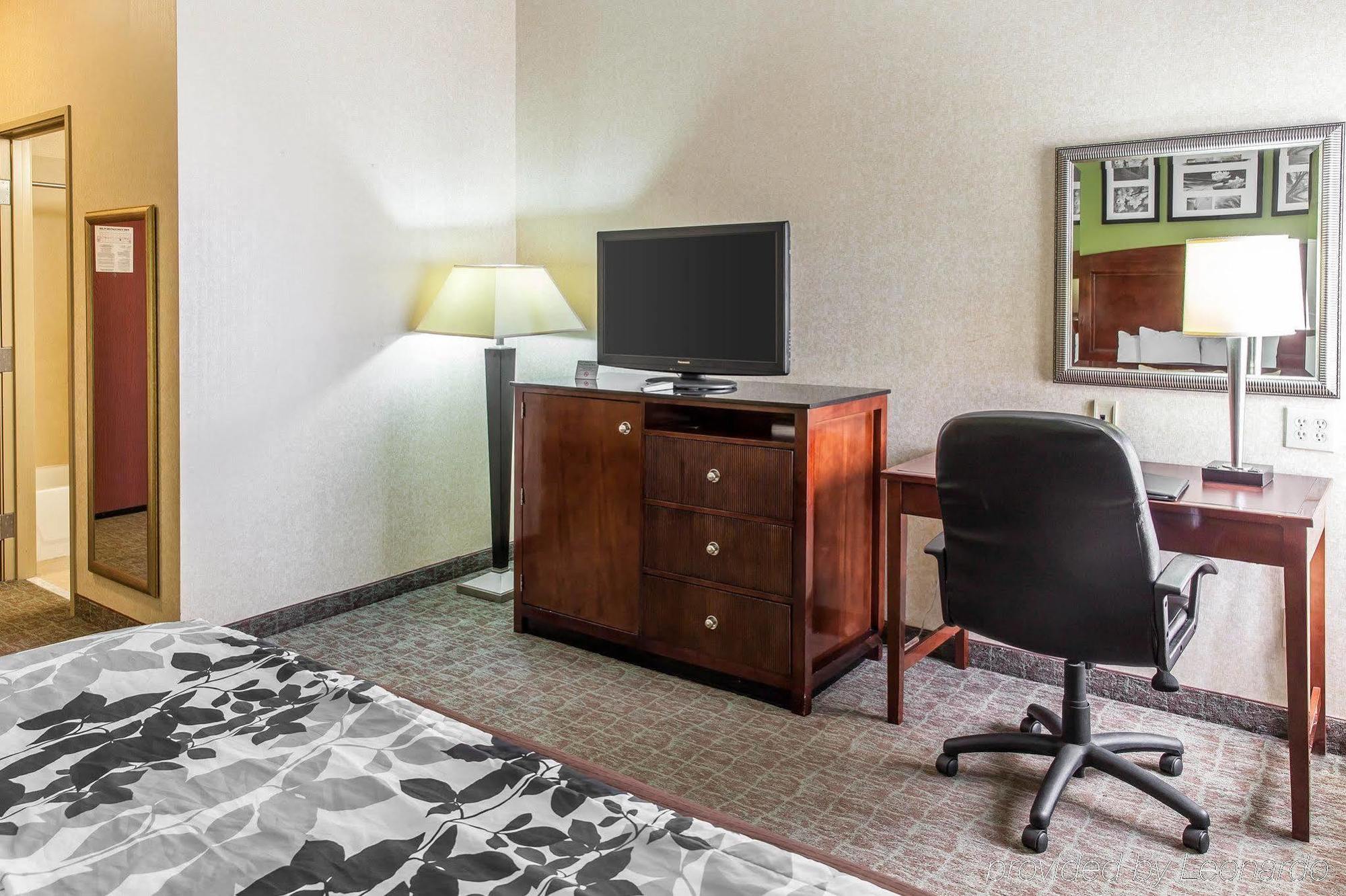 Sleep Inn & Suites Near Joint Base Andrews-Washington Area Morningside Bagian luar foto