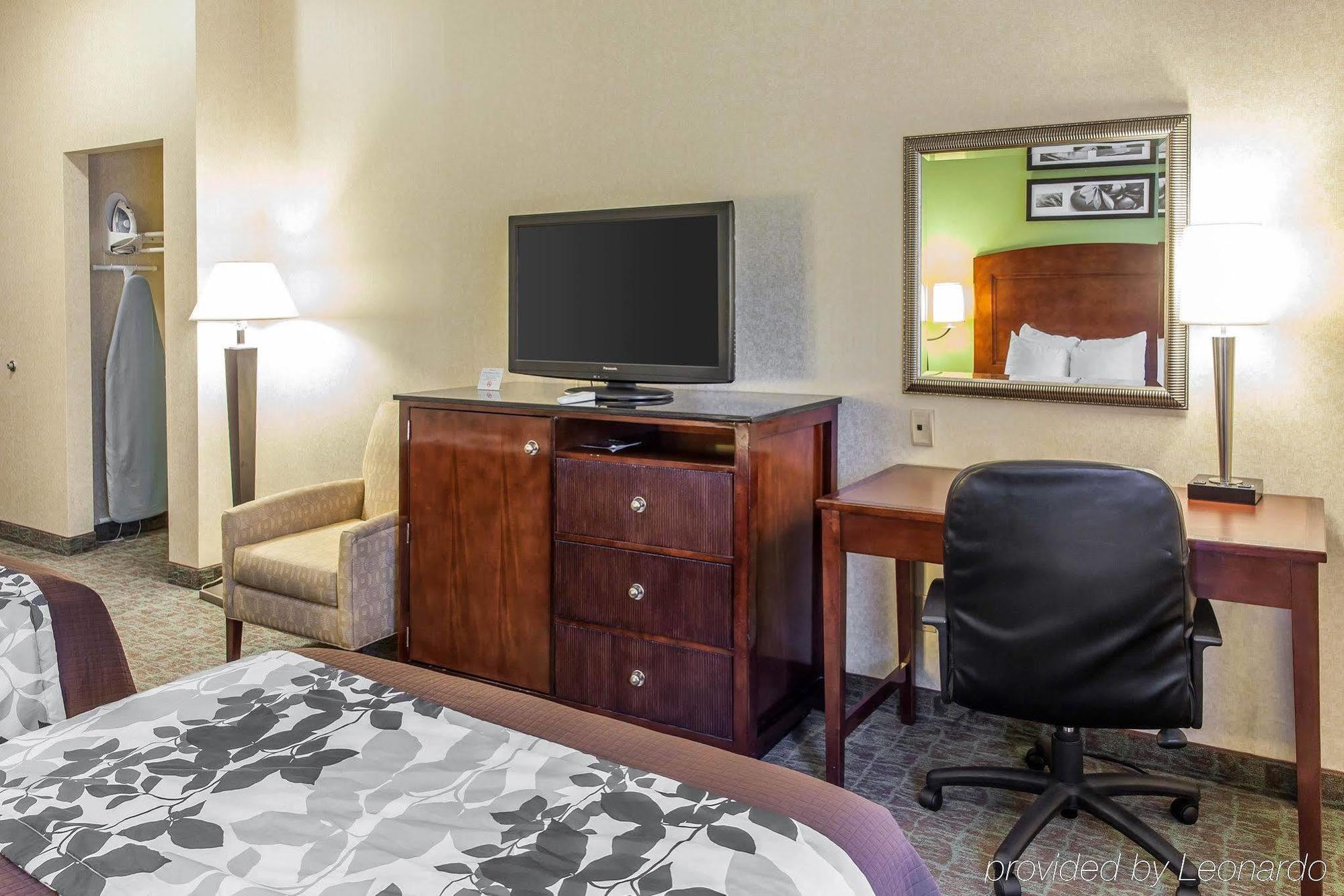 Sleep Inn & Suites Near Joint Base Andrews-Washington Area Morningside Bagian luar foto