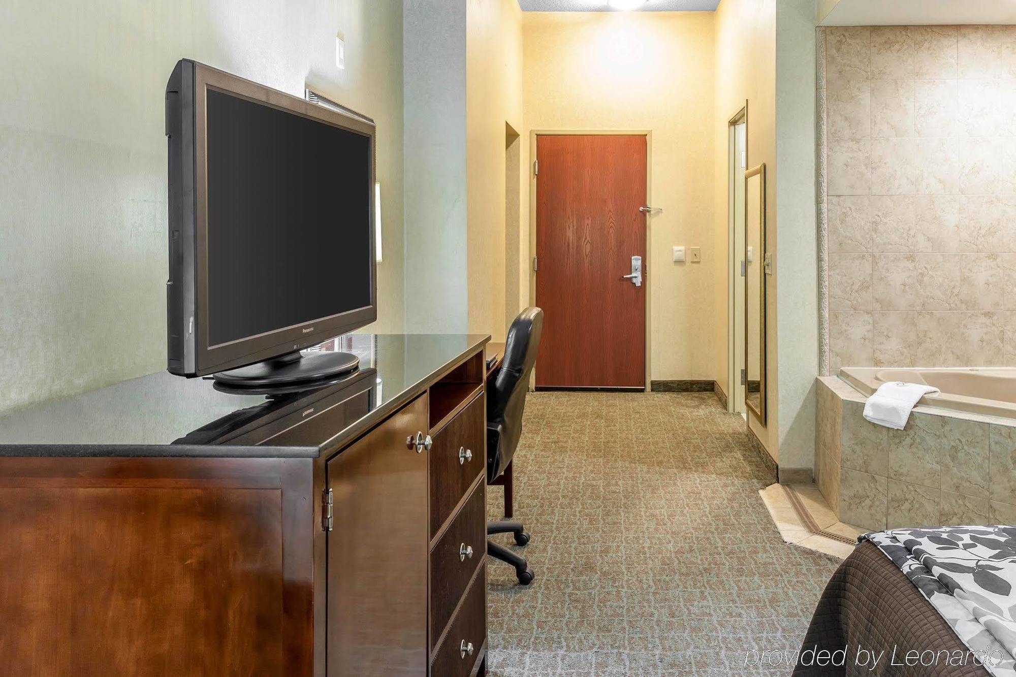 Sleep Inn & Suites Near Joint Base Andrews-Washington Area Morningside Bagian luar foto