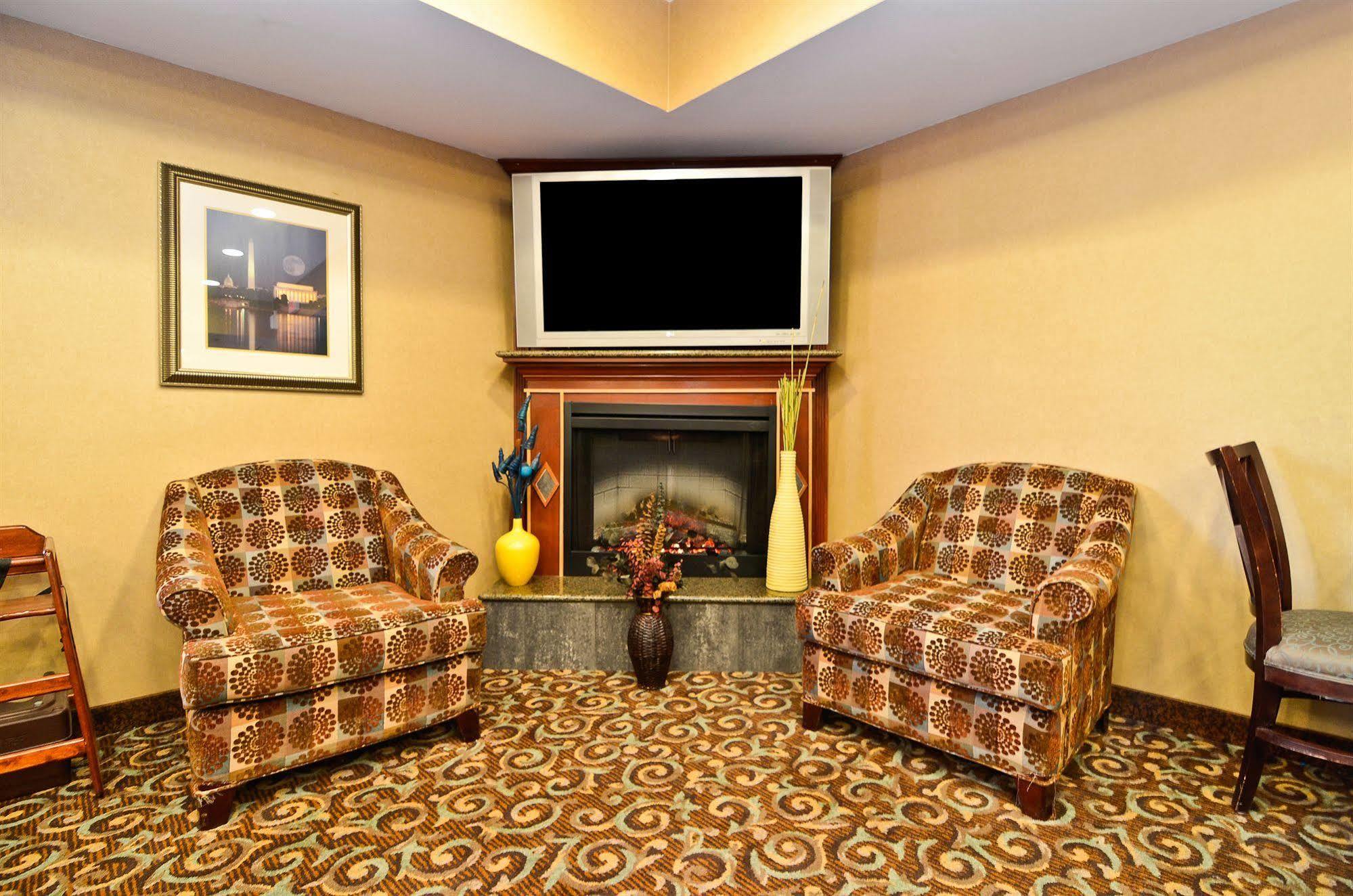Sleep Inn & Suites Near Joint Base Andrews-Washington Area Morningside Bagian luar foto