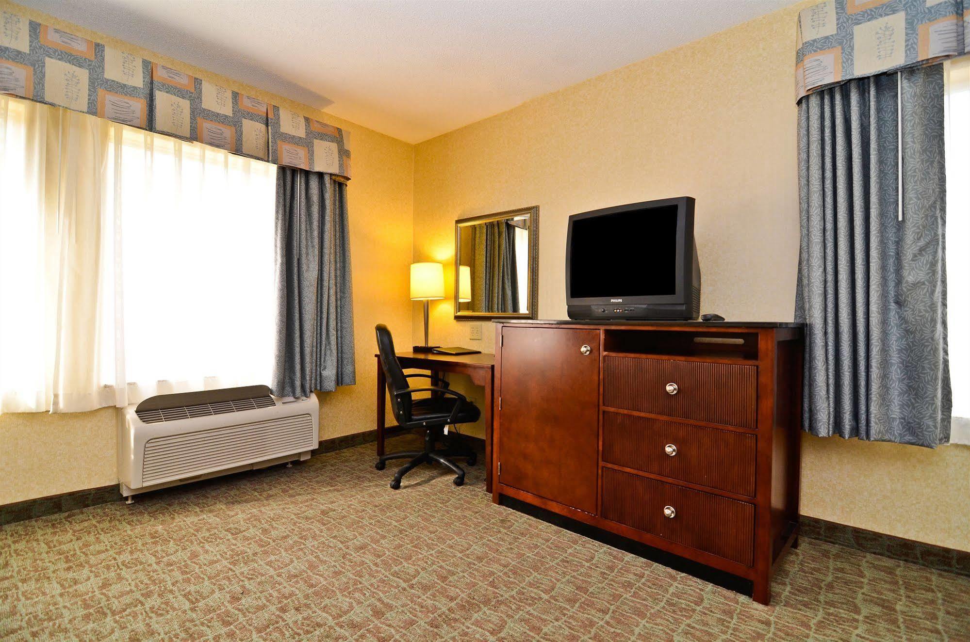 Sleep Inn & Suites Near Joint Base Andrews-Washington Area Morningside Bagian luar foto