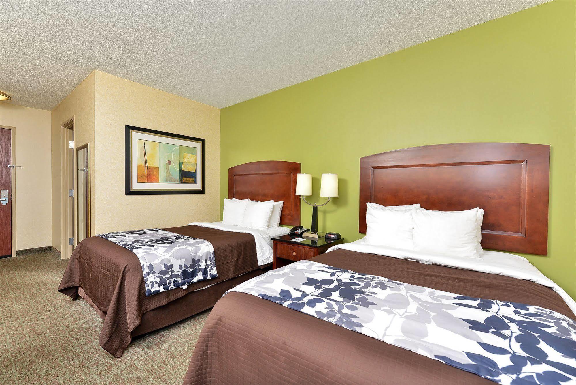 Sleep Inn & Suites Near Joint Base Andrews-Washington Area Morningside Bagian luar foto