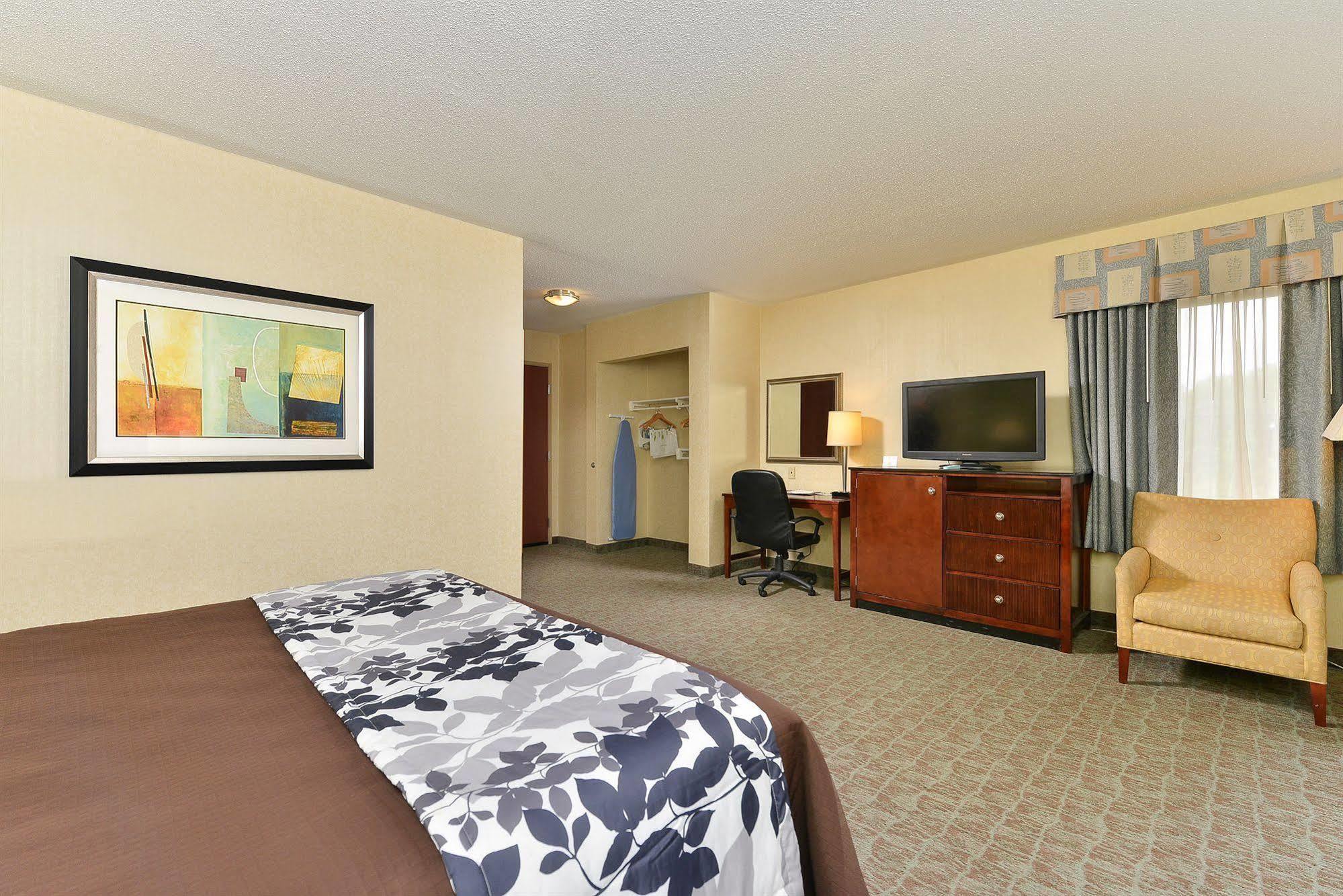 Sleep Inn & Suites Near Joint Base Andrews-Washington Area Morningside Bagian luar foto