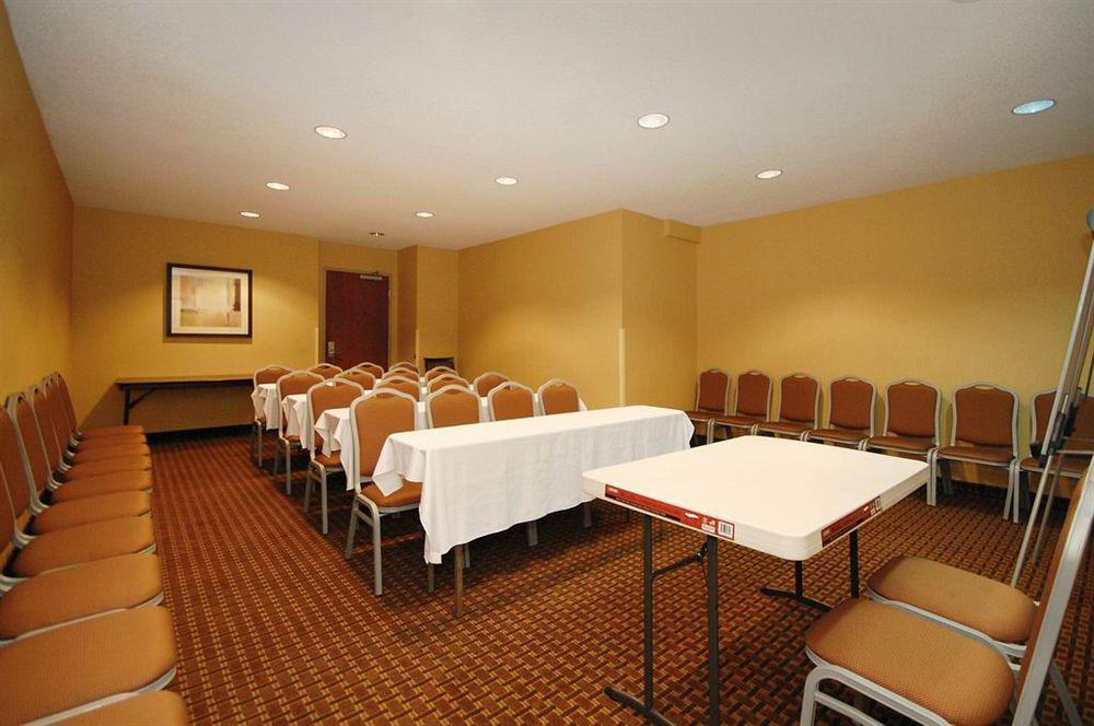 Sleep Inn & Suites Near Joint Base Andrews-Washington Area Morningside Bagian luar foto