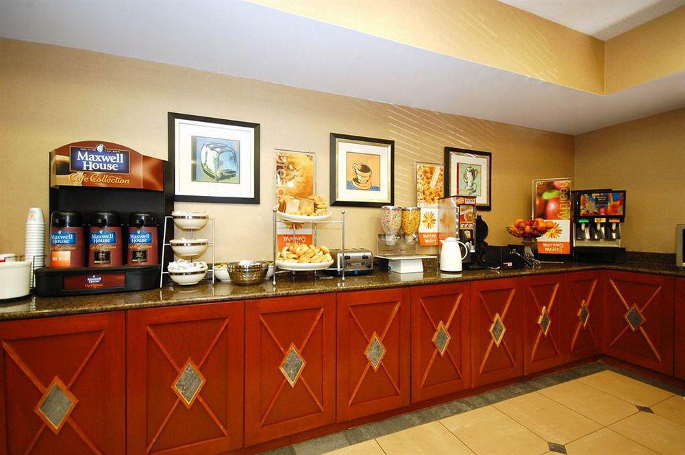 Sleep Inn & Suites Near Joint Base Andrews-Washington Area Morningside Bagian luar foto